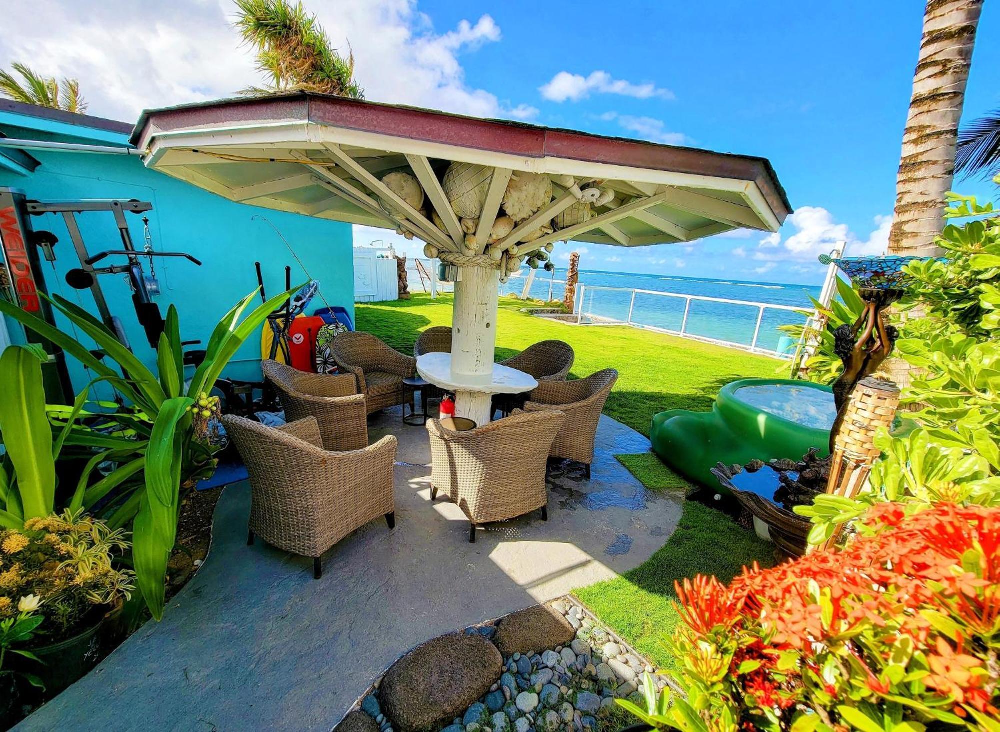 Corner Luxury Ethereal Hawaii Beachfront Estate For Monthly Rental With Private Beach & 3 Beachfront Jacuzzis & Snorkeling Reef & Jurassic Park Film Site Punaluu Exterior foto