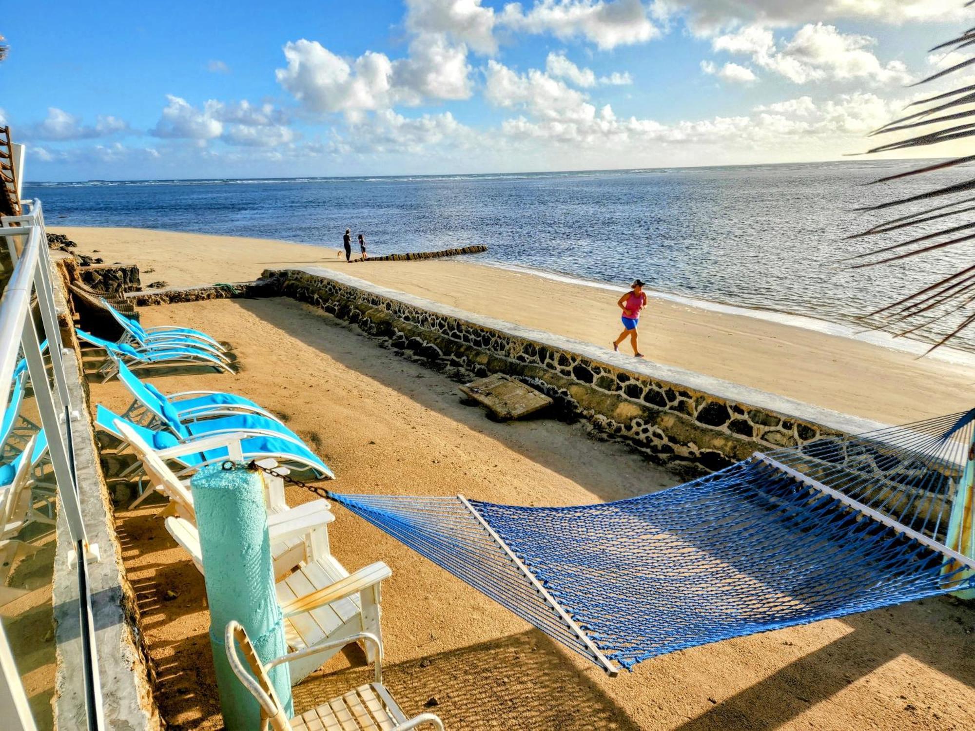 Corner Luxury Ethereal Hawaii Beachfront Estate For Monthly Rental With Private Beach & 3 Beachfront Jacuzzis & Snorkeling Reef & Jurassic Park Film Site Punaluu Exterior foto